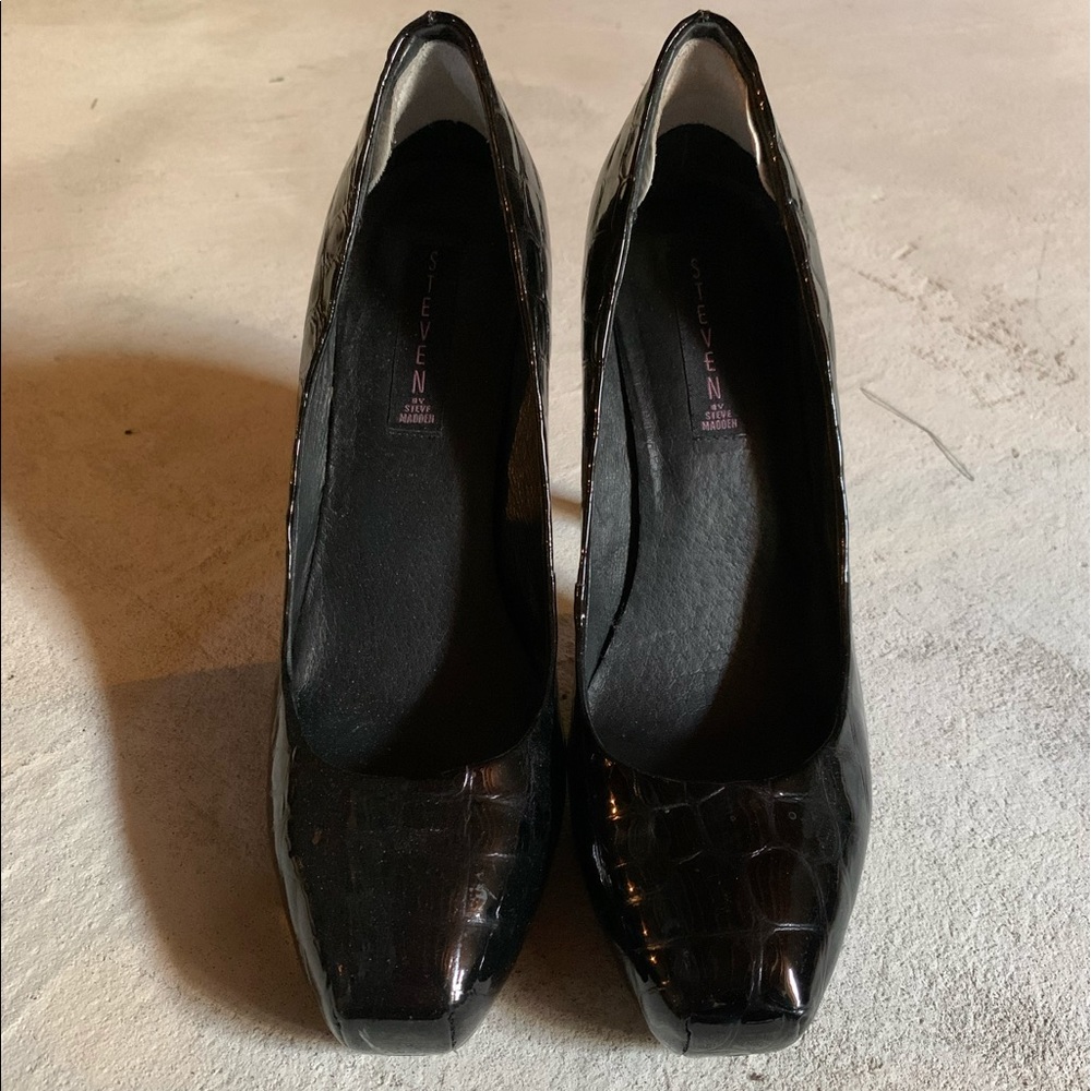 Steve Madden alligator print patent leather heels